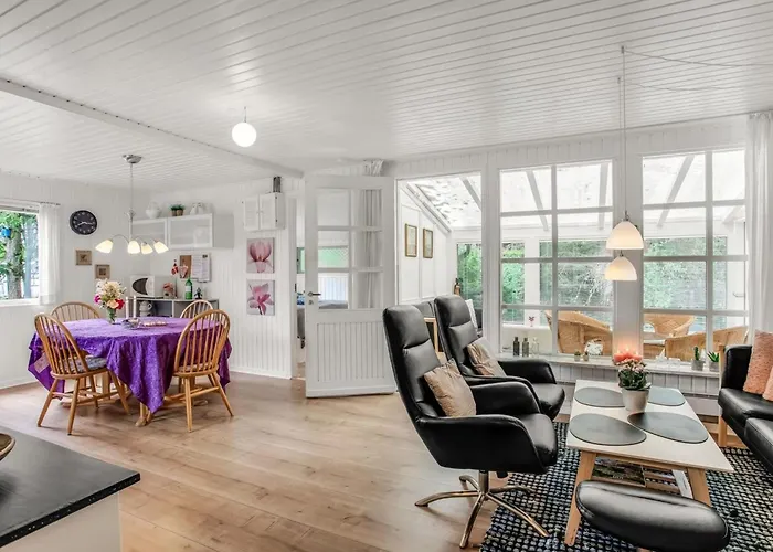 Gravers - 300m From The Sea By Interhome
